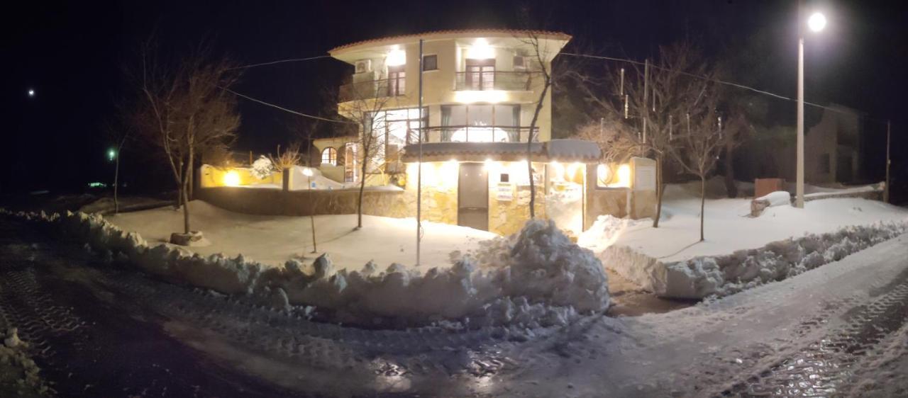 Xenonas Κithαiron Hotel Vília Buitenkant foto