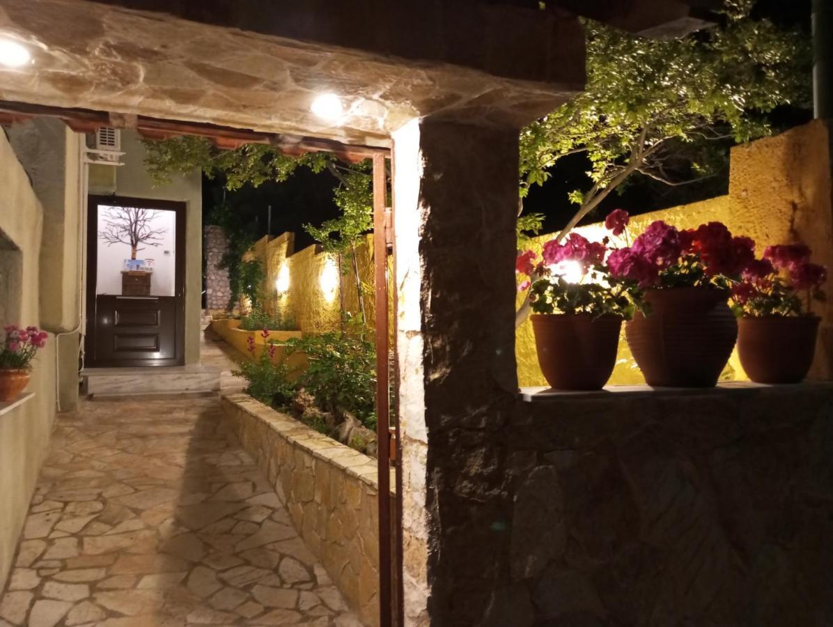 Xenonas Κithαiron Hotel Vília Buitenkant foto