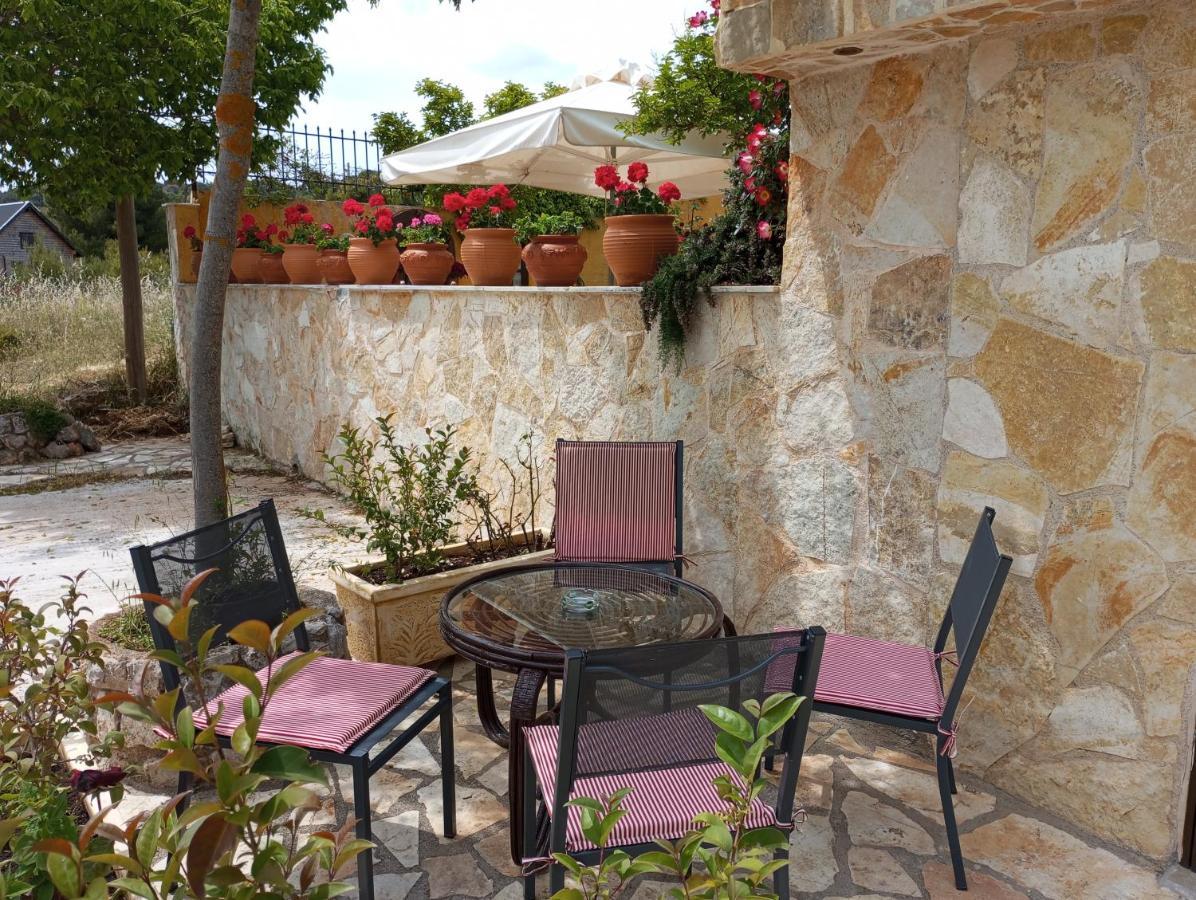 Xenonas Κithαiron Hotel Vília Buitenkant foto