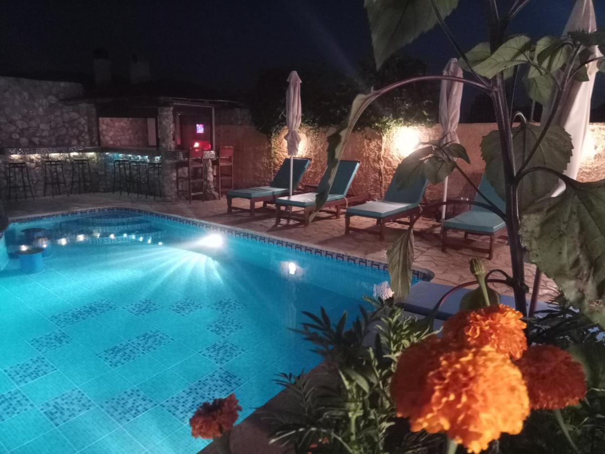 Xenonas Κithαiron Hotel Vília Buitenkant foto