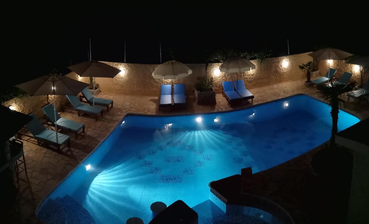 Xenonas Κithαiron Hotel Vília Buitenkant foto